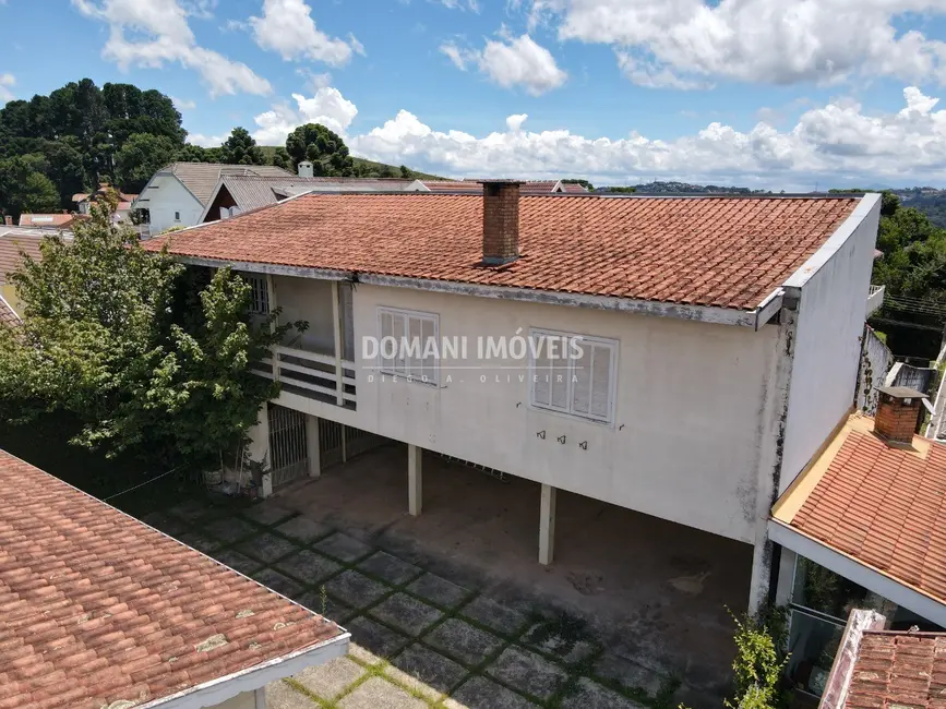 Casa com 3 quartos à venda e para alugar, 420m2 em Campos Do Jordao - SP - imagem 6 Foto 6 de Casa com 3 quartos à venda e para alugar, 420m2 em Campos Do Jordao - SP
