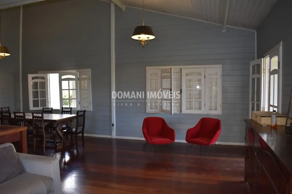 Casa com 3 quartos à venda e para alugar, 420m2 em Campos Do Jordao - SP - imagem 9 Foto 9 de Casa com 3 quartos à venda e para alugar, 420m2 em Campos Do Jordao - SP