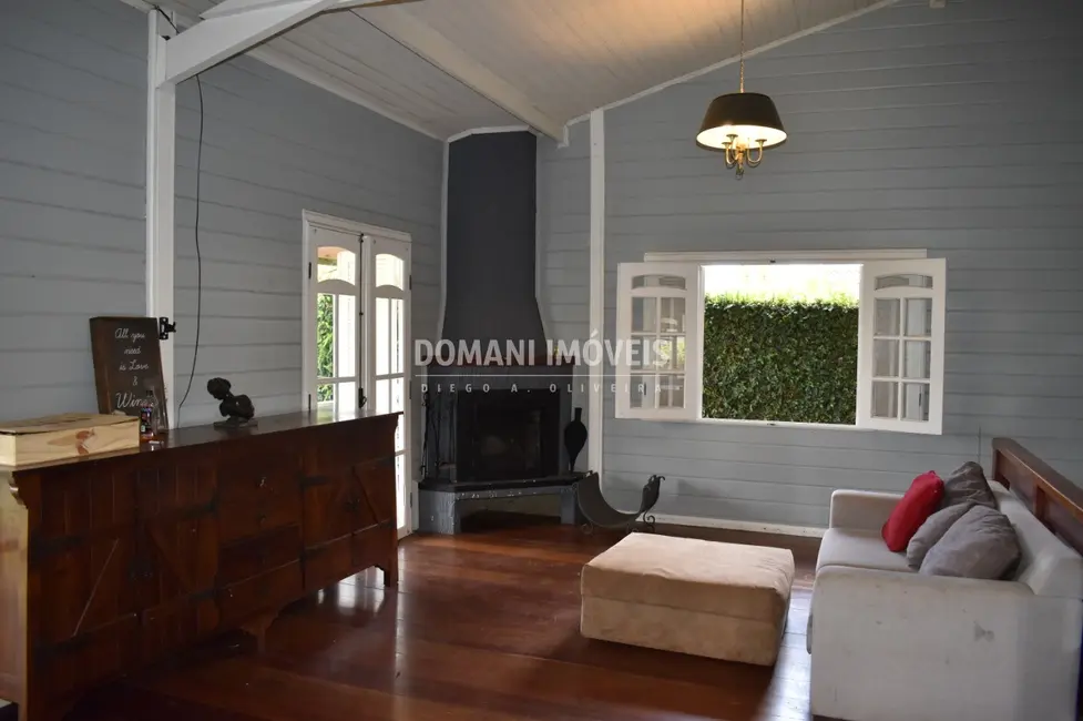 Casa com 3 quartos à venda e para alugar, 420m2 em Campos Do Jordao - SP - imagem 8 Foto 8 de Casa com 3 quartos à venda e para alugar, 420m2 em Campos Do Jordao - SP