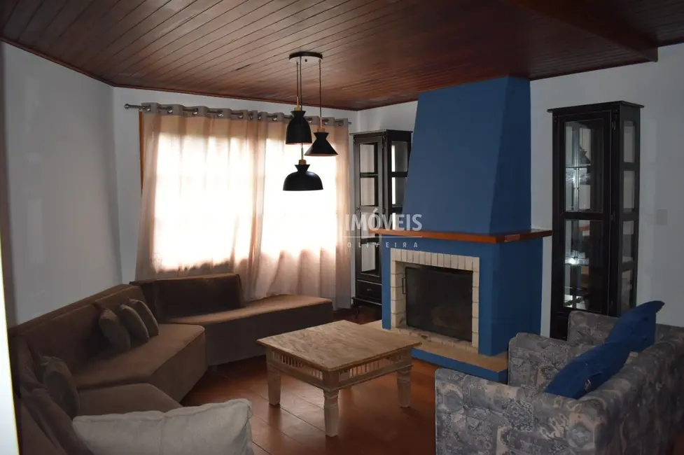 Foto 9 de Casa com 3 quartos à venda, 225m2 em Campos Do Jordao - SP