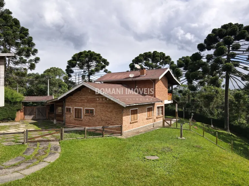 Foto 1 de Casa com 3 quartos à venda, 225m2 em Campos Do Jordao - SP