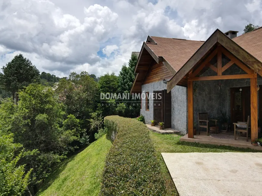 Foto 2 de Casa com 2 quartos à venda, 110m2 em Campos Do Jordao - SP