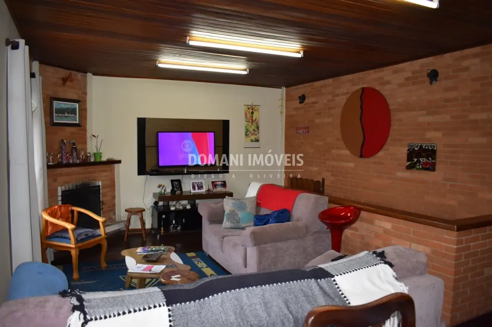 Foto 8 de Casa com 4 quartos à venda, 167m2 em Campos Do Jordao - SP