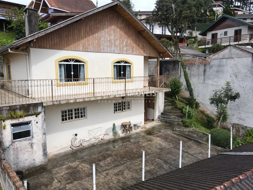 Foto 3 de Casa com 4 quartos à venda, 167m2 em Campos Do Jordao - SP