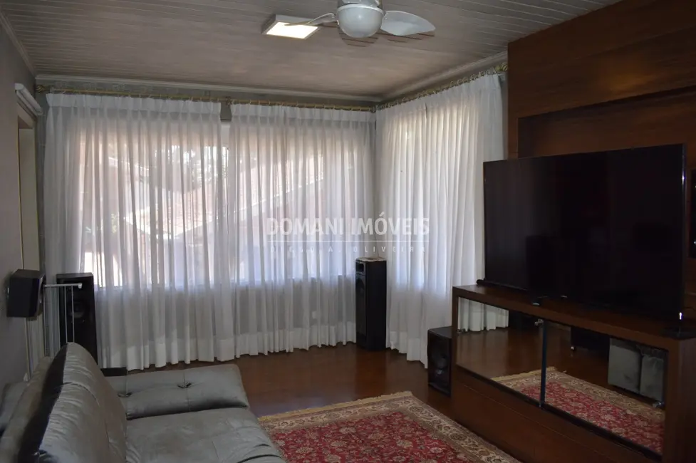 Foto 9 de Casa com 2 quartos à venda, 665m2 em Campos Do Jordao - SP