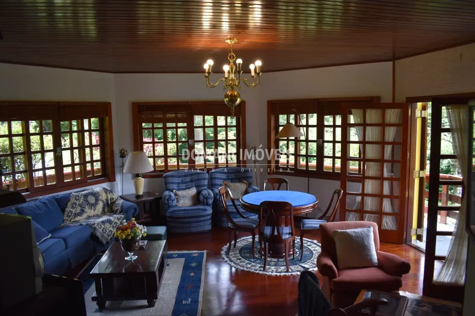 Foto 8 de Casa com 3 quartos à venda, 320m2 em Campos Do Jordao - SP