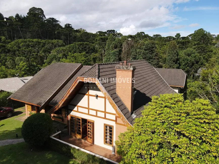 Foto 7 de Casa com 3 quartos à venda, 350m2 em Campos Do Jordao - SP