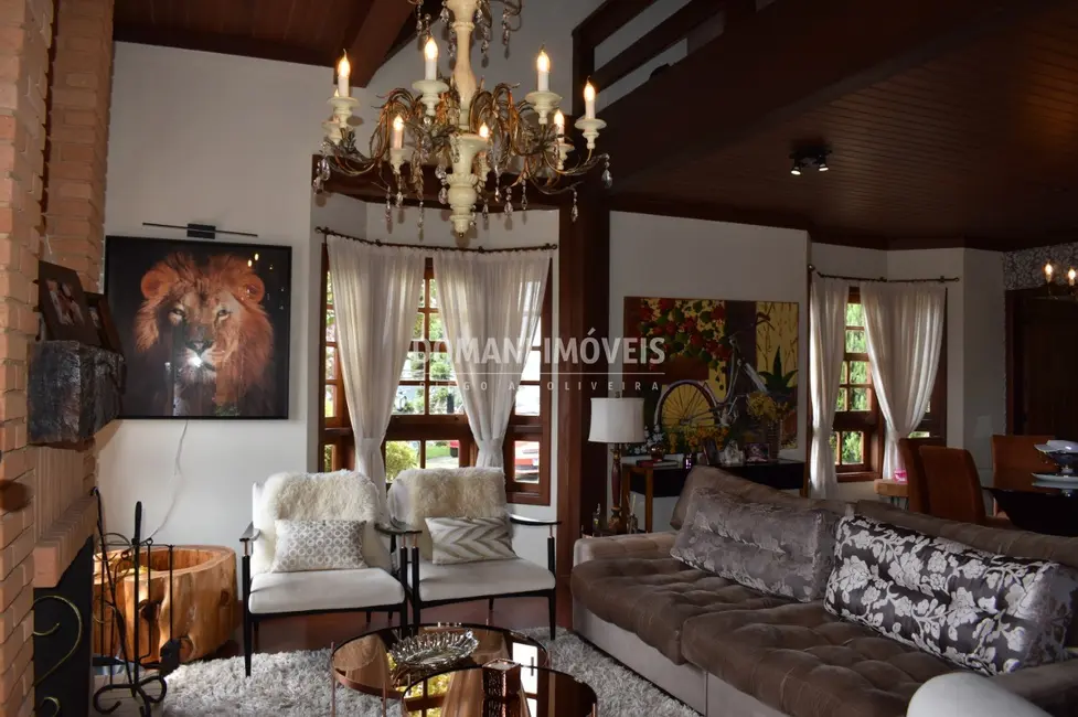 Foto 9 de Casa de Condomínio com 4 quartos à venda, 165m2 em Campos Do Jordao - SP