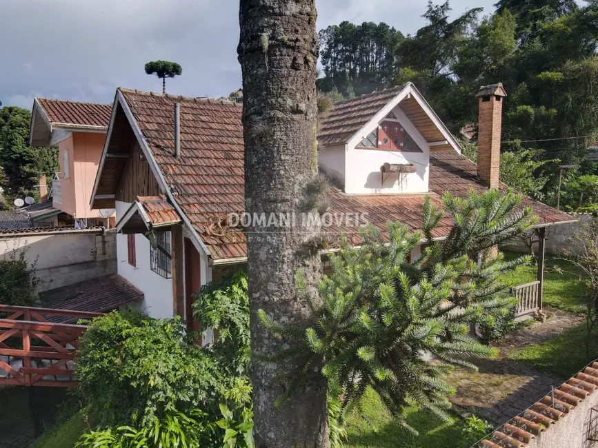 Foto 4 de Casa com 4 quartos à venda, 130m2 em Campos Do Jordao - SP