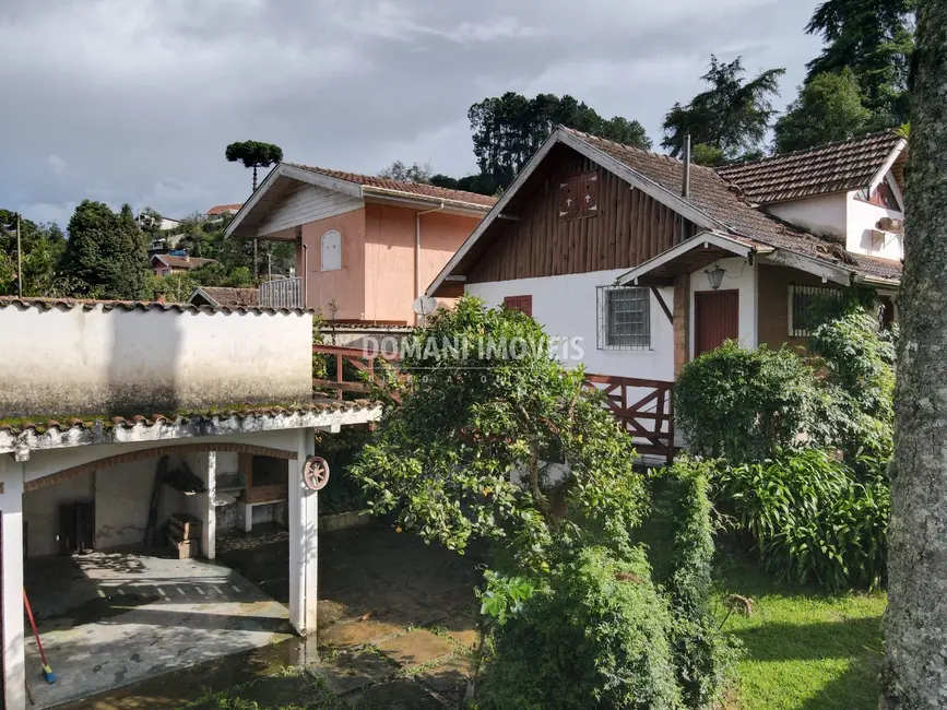 Foto 3 de Casa com 4 quartos à venda, 130m2 em Campos Do Jordao - SP