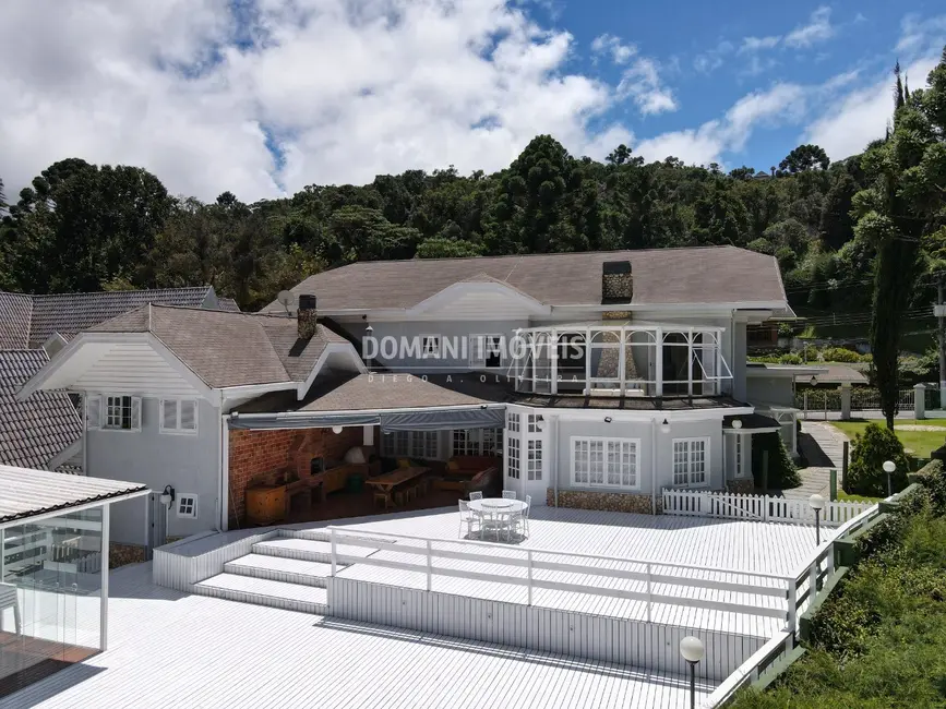 Foto 1 de Casa com 6 quartos à venda, 700m2 em Campos Do Jordao - SP
