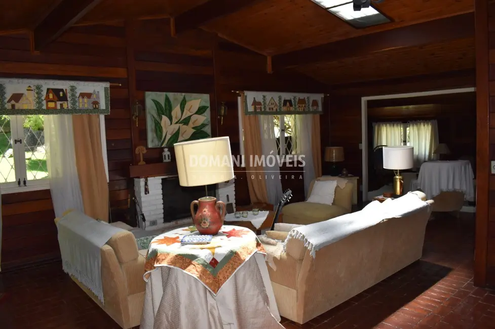 Foto 8 de Casa com 3 quartos à venda e para alugar, 233m2 em Campos Do Jordao - SP