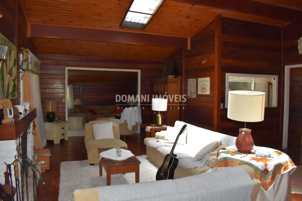 Foto 9 de Casa com 3 quartos à venda e para alugar, 233m2 em Campos Do Jordao - SP
