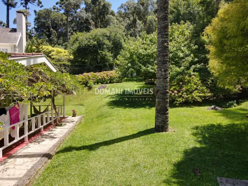 Foto 3 de Casa com 3 quartos à venda e para alugar, 233m2 em Campos Do Jordao - SP
