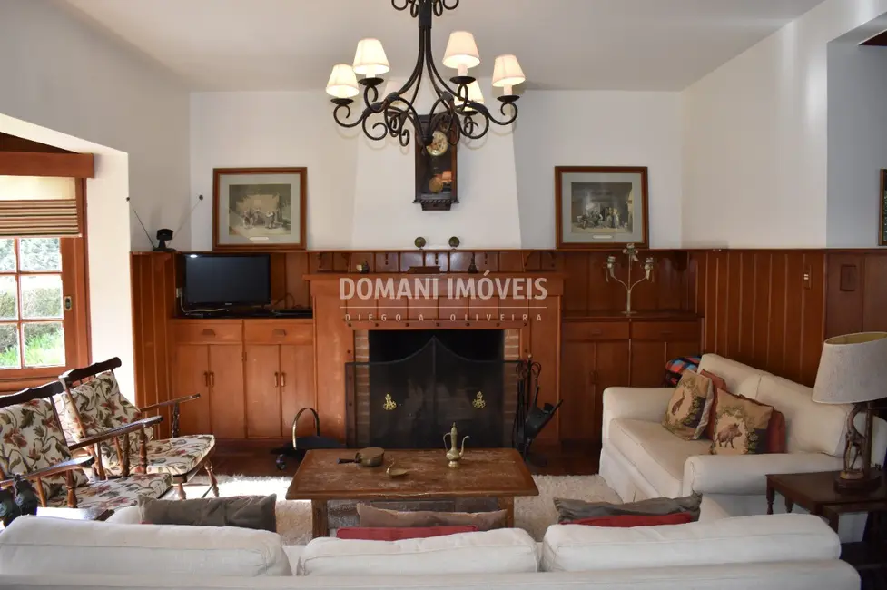 Casa com 5 quartos à venda, 310m2 em Campos Do Jordao - SP - imagem 8 Foto 8 de Casa com 5 quartos à venda, 310m2 em Campos Do Jordao - SP