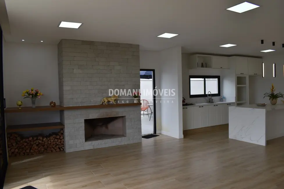 Foto 9 de Casa com 4 quartos à venda, 309m2 em Campos Do Jordao - SP