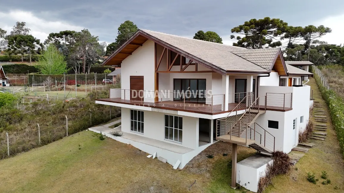 Foto 1 de Casa com 3 quartos à venda, 326m2 em Campos Do Jordao - SP