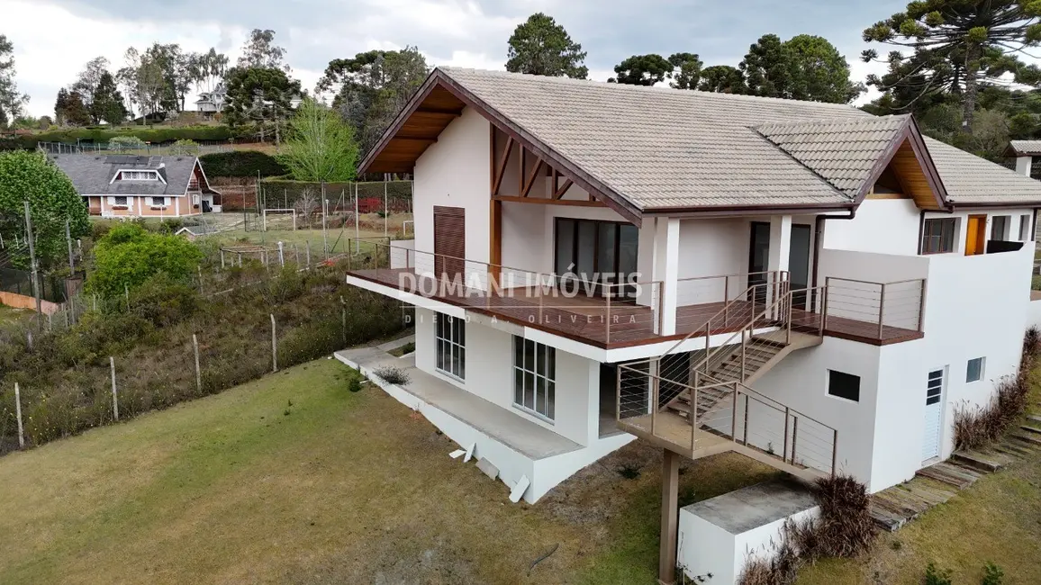 Foto 2 de Casa com 3 quartos à venda, 326m2 em Campos Do Jordao - SP