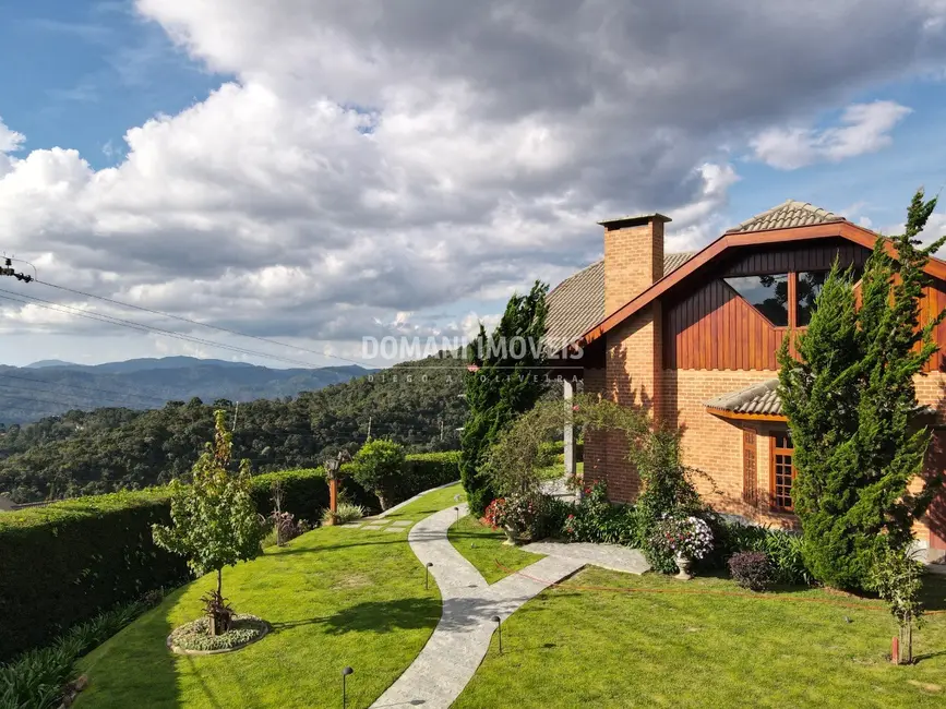Foto 1 de Casa com 4 quartos à venda, 195m2 em Campos Do Jordao - SP