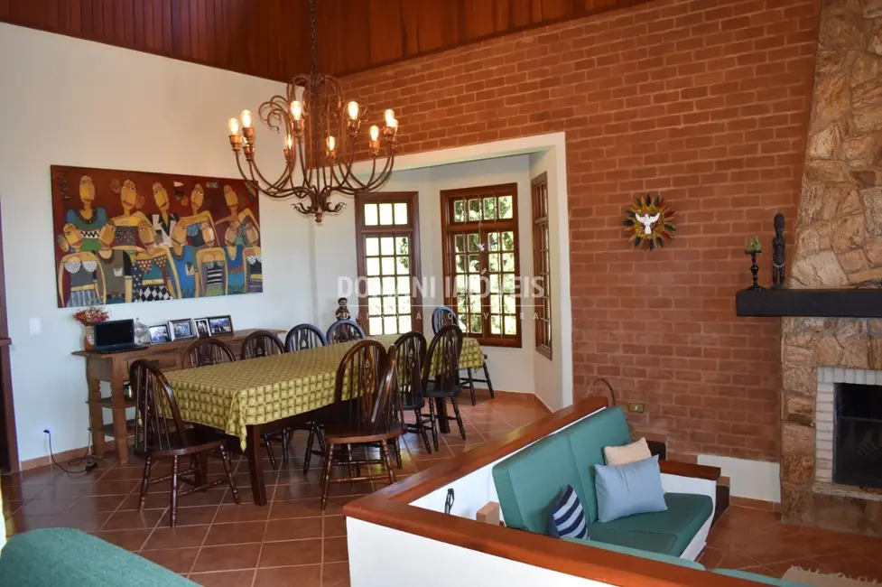 Foto 9 de Casa com 4 quartos à venda, 195m2 em Campos Do Jordao - SP