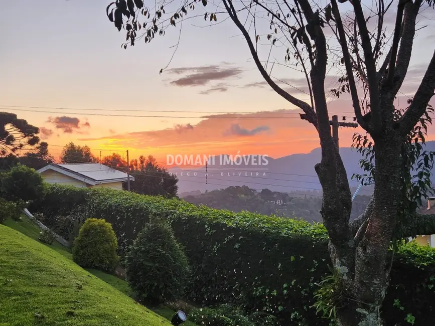 Foto 4 de Casa com 4 quartos à venda, 195m2 em Campos Do Jordao - SP