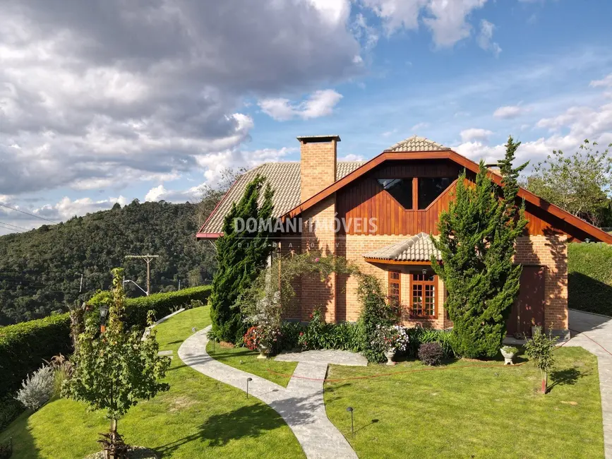 Foto 5 de Casa com 4 quartos à venda, 195m2 em Campos Do Jordao - SP