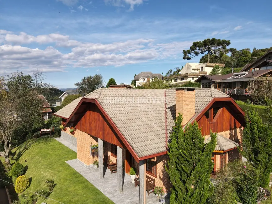Foto 3 de Casa com 4 quartos à venda, 195m2 em Campos Do Jordao - SP