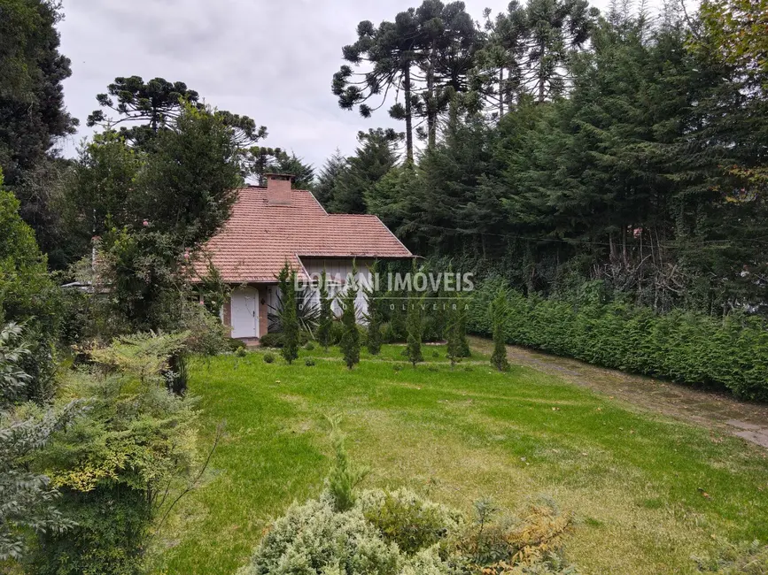 Foto 2 de Casa com 4 quartos à venda, 259m2 em Campos Do Jordao - SP
