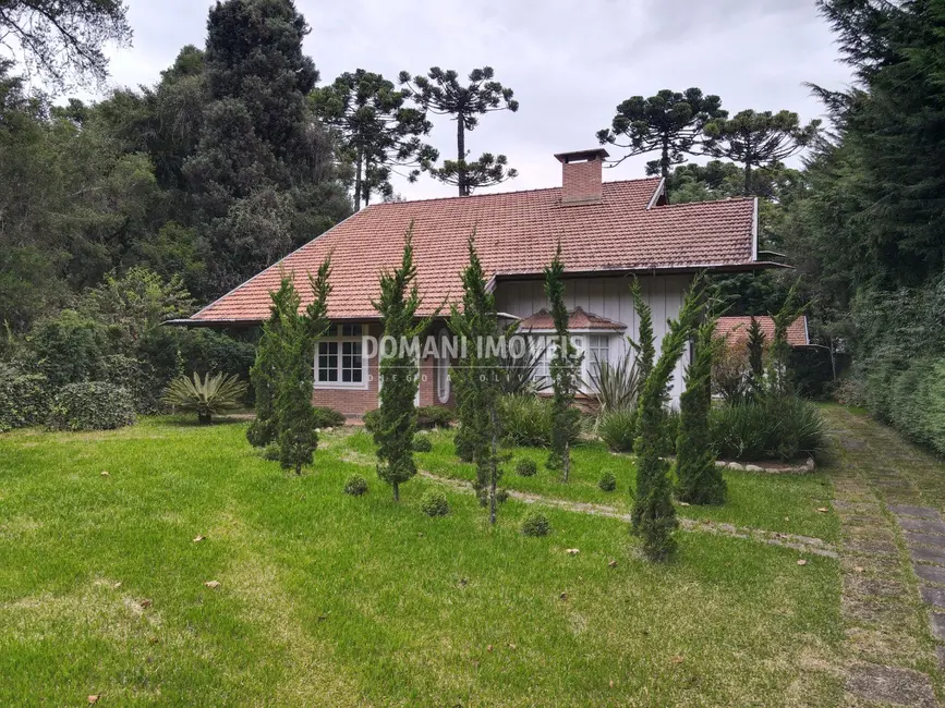 Foto 1 de Casa com 4 quartos à venda, 259m2 em Campos Do Jordao - SP