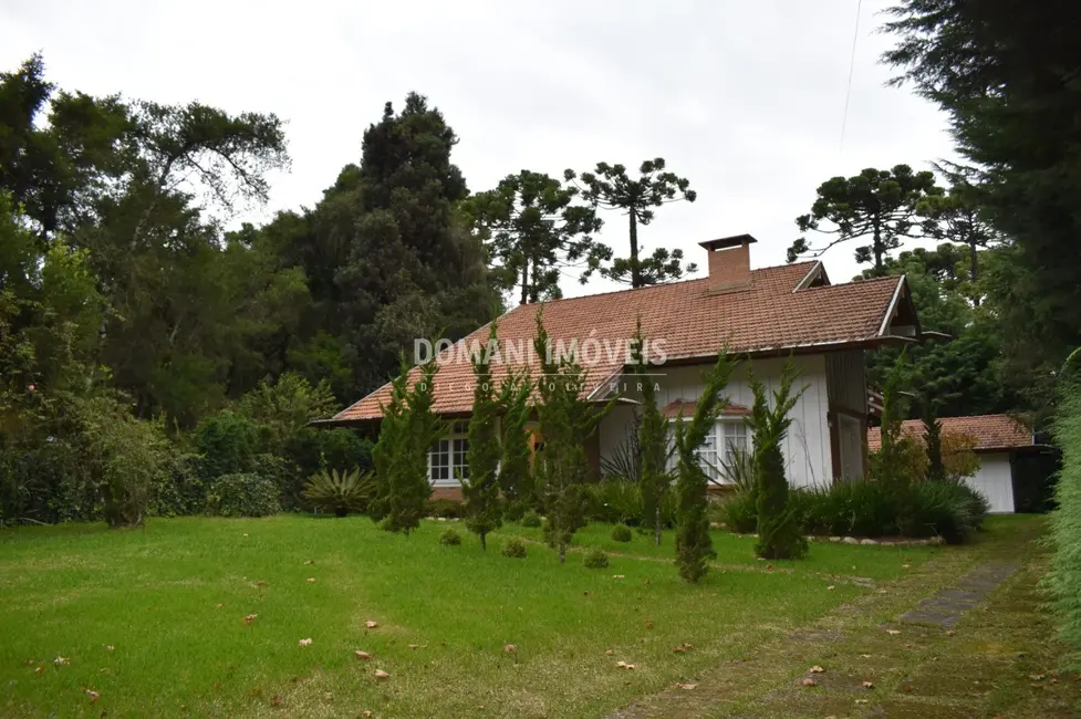 Foto 3 de Casa com 4 quartos à venda, 259m2 em Campos Do Jordao - SP