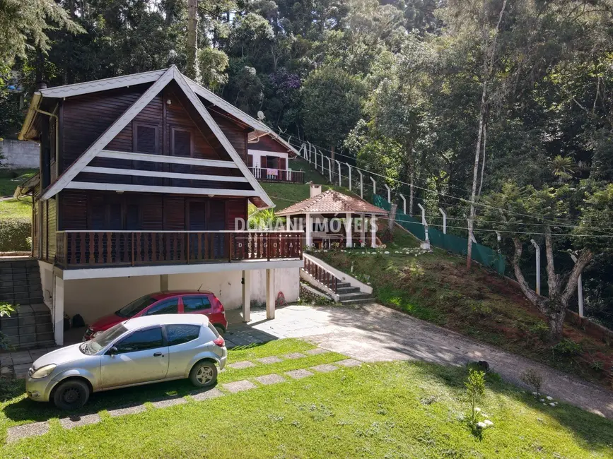 Foto 2 de Casa com 4 quartos à venda, 170m2 em Campos Do Jordao - SP