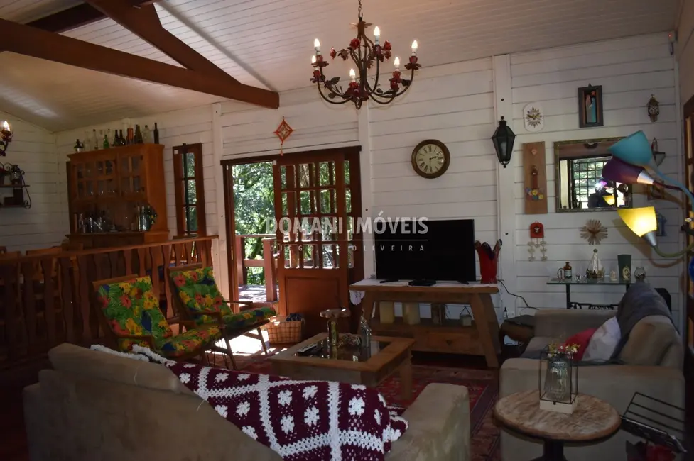 Foto 8 de Casa com 4 quartos à venda, 190m2 em Campos Do Jordao - SP