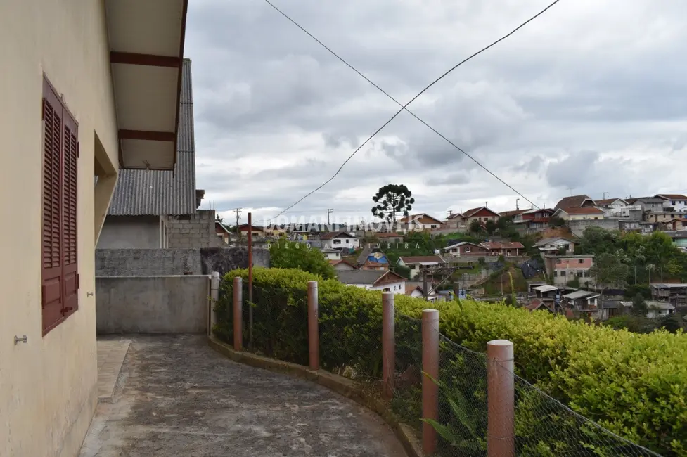 Foto 1 de Casa com 2 quartos à venda, 74m2 em Campos Do Jordao - SP