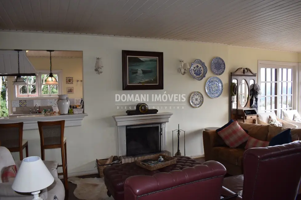 Foto 8 de Casa de Condomínio com 4 quartos à venda, 250m2 em Campos Do Jordao - SP