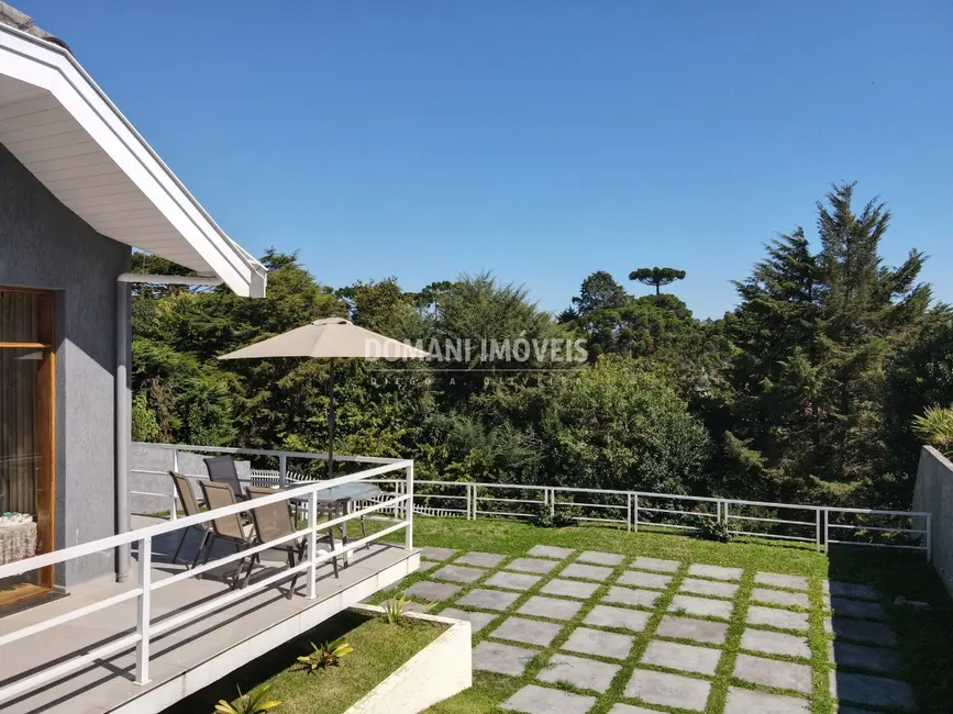 Foto 3 de Casa com 3 quartos à venda, 164m2 em Campos Do Jordao - SP