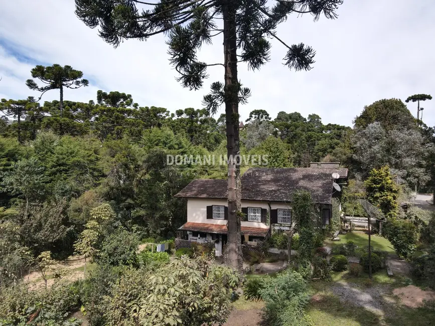 Foto 6 de Casa com 4 quartos à venda, 210m2 em Campos Do Jordao - SP