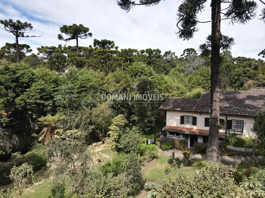 Foto 4 de Casa com 4 quartos à venda, 210m2 em Campos Do Jordao - SP