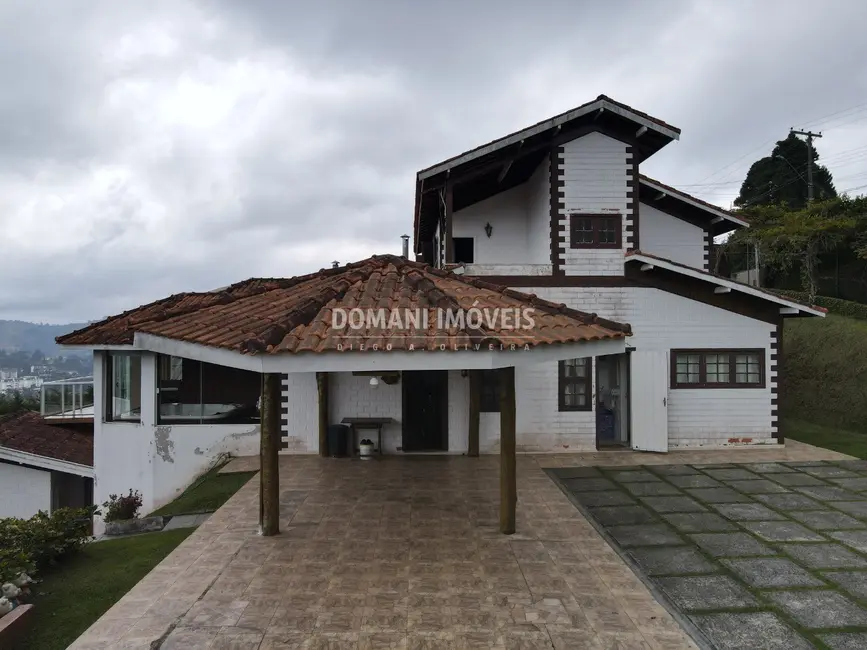 Foto 2 de Casa com 4 quartos à venda, 195m2 em Campos Do Jordao - SP