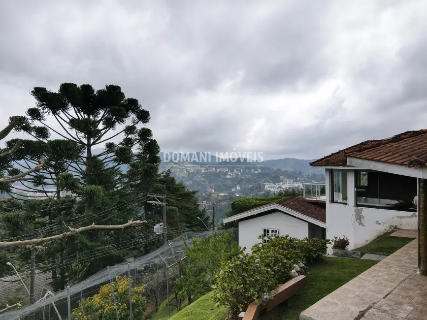 Foto 4 de Casa com 4 quartos à venda, 195m2 em Campos Do Jordao - SP