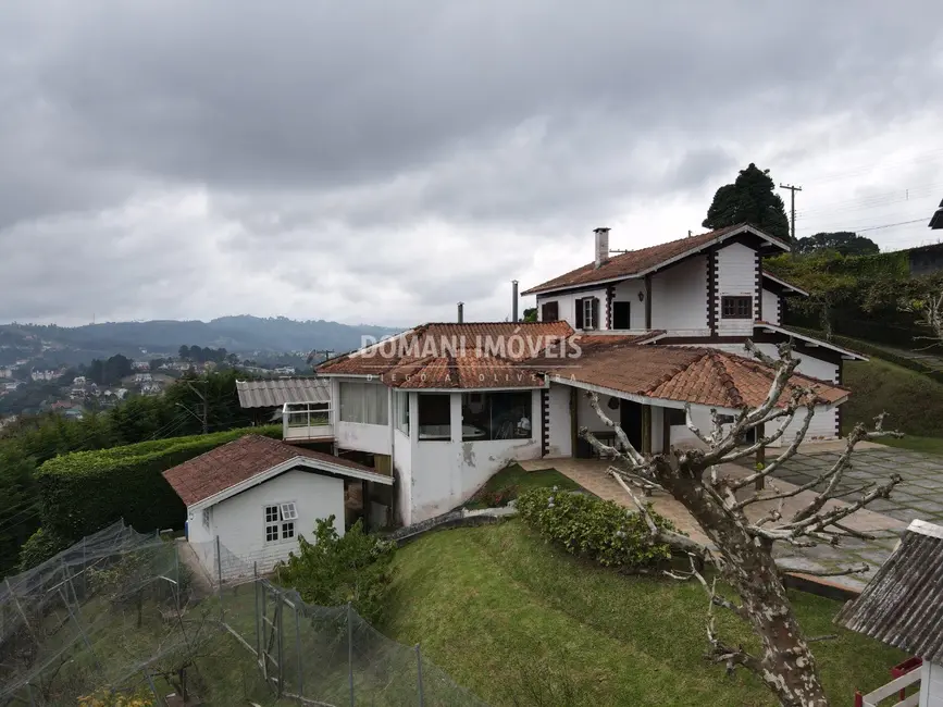 Foto 1 de Casa com 4 quartos à venda, 195m2 em Campos Do Jordao - SP