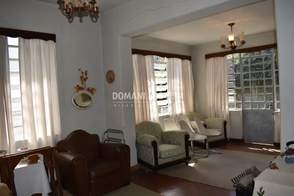 Foto 8 de Casa com 3 quartos à venda, 235m2 em Campos Do Jordao - SP