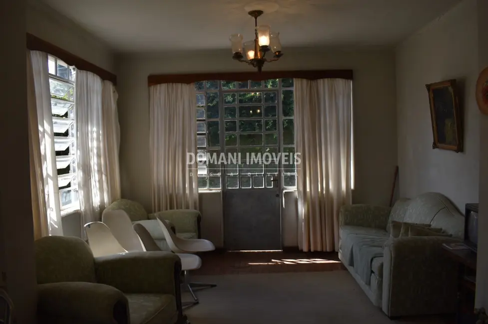 Foto 9 de Casa com 3 quartos à venda, 235m2 em Campos Do Jordao - SP