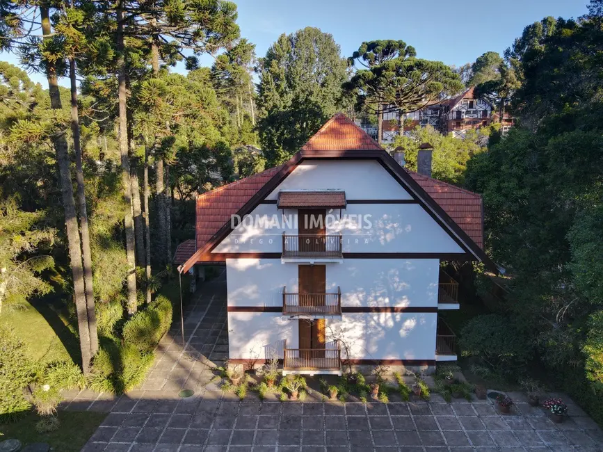 Apartamento com 3 quartos à venda, 159m2 em Campos Do Jordao - SP - imagem 3 Foto 3 de Apartamento com 3 quartos à venda, 159m2 em Campos Do Jordao - SP