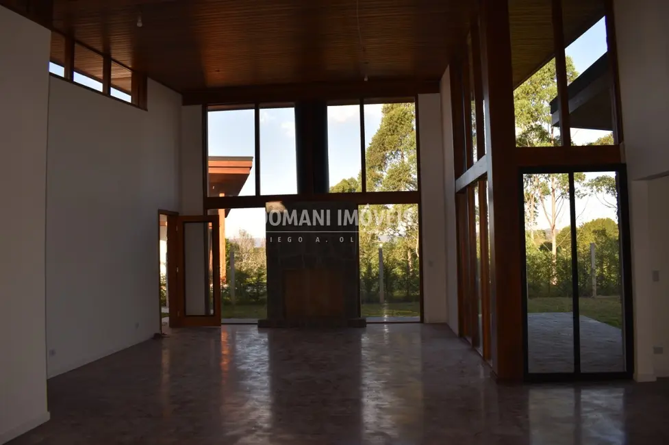 Casa de Condomínio com 3 quartos à venda, 148m2 em Campos Do Jordao - SP - imagem 9 Foto 9 de Casa de Condomínio com 3 quartos à venda, 148m2 em Campos Do Jordao - SP