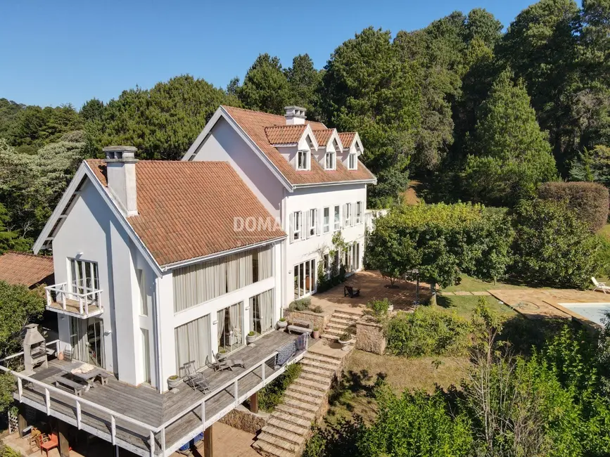 Casa com 5 quartos à venda, 700m2 em Campos Do Jordao - SP - imagem 5 Foto 5 de Casa com 5 quartos à venda, 700m2 em Campos Do Jordao - SP