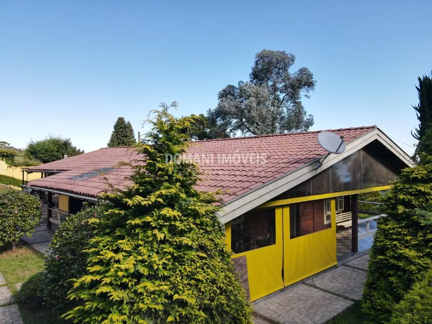 Casa com 4 quartos à venda, 245m2 em Campos Do Jordao - SP - imagem 2 Foto 2 de Casa com 4 quartos à venda, 245m2 em Campos Do Jordao - SP