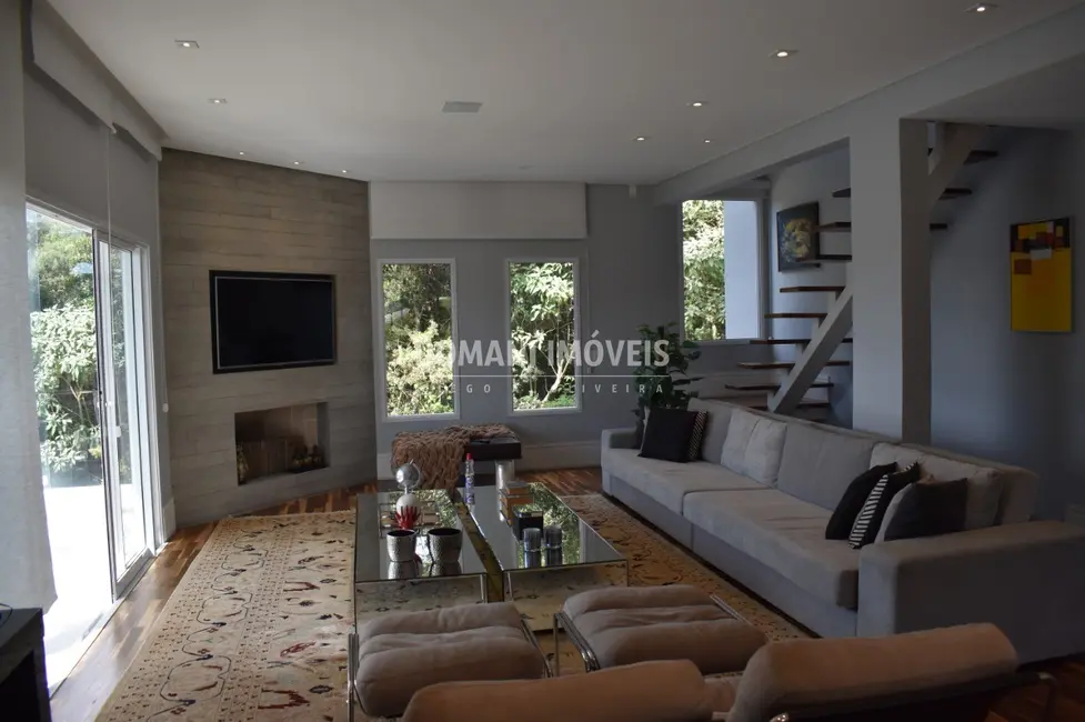 Foto 8 de Casa com 4 quartos à venda, 350m2 em Campos Do Jordao - SP