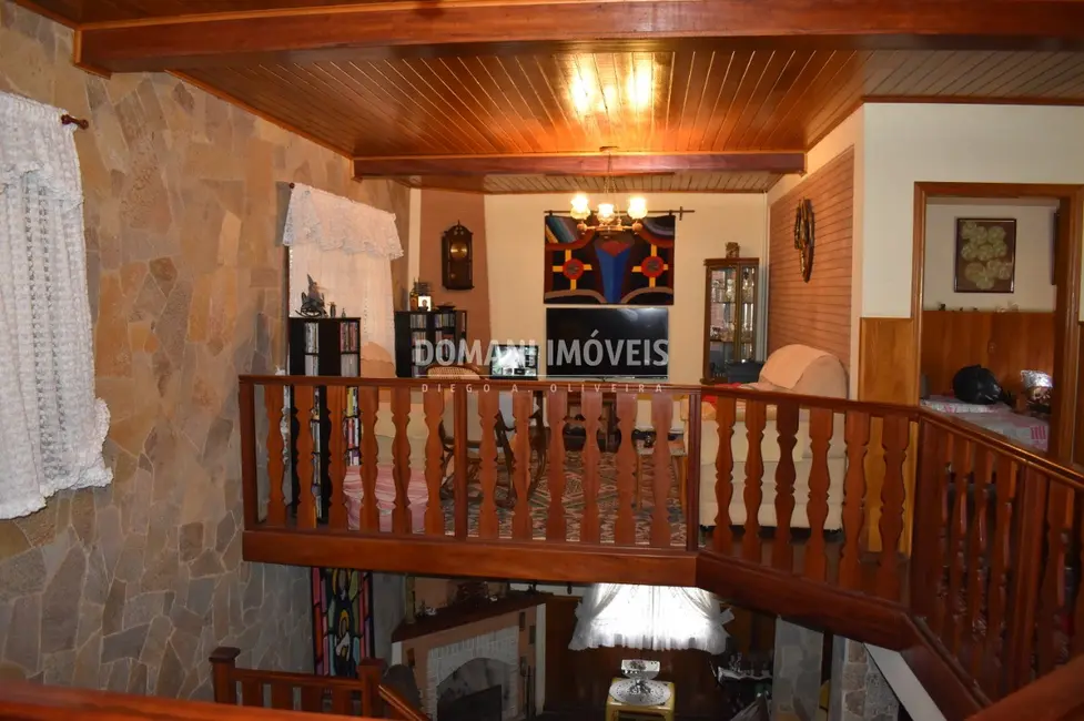 Foto 9 de Casa com 3 quartos à venda, 360m2 em Campos Do Jordao - SP