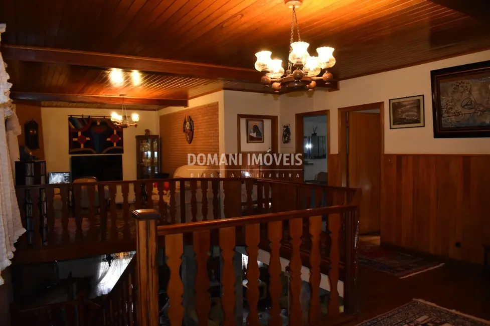 Foto 8 de Casa com 3 quartos à venda, 360m2 em Campos Do Jordao - SP