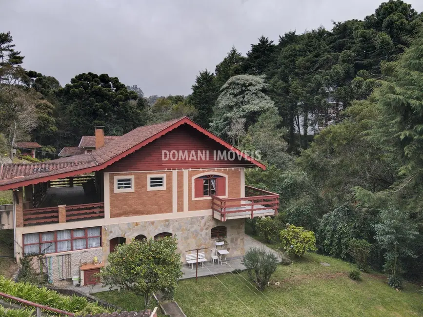 Foto 1 de Casa com 3 quartos à venda, 360m2 em Campos Do Jordao - SP